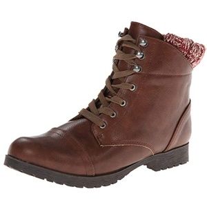 Qupid Women's Wyatte 5X Boot